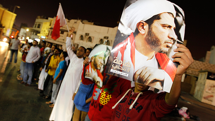 البحرین: تظاهرات احتجاجاً علی اعتقال الأمین العام لجمعیة الوفاق الشیخ علی سلمان